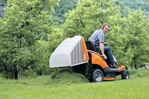 RT 4082 benzinmotoros fűnyíró traktor|3-4 M.NAPOS SZÁLLÍTÁS 25-03